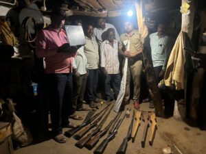 7 ನಾಡ ಬಂದೂಕು ಶಿಕಾರಿಪುರ ಪೊಲೀಸ್ ವಶಕ್ಕೆ-ಜಿಲ್ಲಾ ರಕ್ಷಣಾಧಿಕಾರಿ ನಿಖಿಲ್ ರಿಂದ ಅಭಿನಂದನೆ…