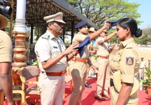 ಜಿಲ್ಲಾ ರಕ್ಷಣಾಧಿಕಾರಿ ನಿಖಿಲ್ ರಿಂದ ಪೊಲೀಸರಿಗೆ ನೂತನ ಬ್ಲೂ ಪಿ-ಕ್ಯಾಪ್ ವಿತರಣೆ…