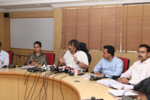 ಎಸ್.ಎಸ್.ಎಲ್.ಸಿ. ಮತ್ತು ದ್ವಿತೀಯ ಪಿ.ಯು.ಸಿ. ಪರೀಕ್ಷೆ ನಡೆಸುವ ಕುರಿತು ಸಚಿವ ಮಧು ಬಂಗಾರಪ್ಪರಿಂದ ಮಾಹಿತಿ…