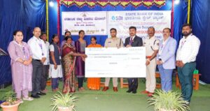 ಮೃತ ಕೆಎಸ್‌ಆರ್‌ಪಿ ನೌಕರನಿಗೆ- 1 ಕೋಟಿ ಪರಿಹಾರ ಚೆಕ್ ವಿತರಣೆ…