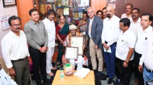 ಜಿಲ್ಲಾ ಉಸ್ತುವಾರಿ ಸಚಿವರಿಂದ ಗೌರವ ಡಾಕ್ಟರೇಟ್ ಪುರಸ್ಕೃತರಾದ ಸಮಾಜವಾದಿ ನಾಯಕ ಕೋಣಂದೂರು ಲಿಂಗಪ್ಪನವರ ಭೇಟಿ-ಅಭಿನಂದನೆ…