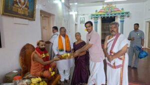 ಶ್ರೀಕ್ಷೇತ್ರ ಕೂಡಲಿಯ ಶ್ರೀ ಶಾರದಾ ಪೀಠದಲ್ಲಿ ಪೇಸ್ ಇಂಟರ್‌ ನ್ಯಾಷನಲ್ ಸ್ಕೂಲ್‌ನ ಅಕ್ಷರಾಭ್ಯಾಸ ಕಾರ್ಯಕ್ರಮ…