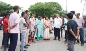 ಆಲ್ಕೊಳ ವೃತ್ತದ ಬೀದಿ ವ್ಯಾಪಾರಿಗಳ ಸುರಕ್ಷತೆಗೆ ಶಾಸಕ ಎಸ್.ಎನ್. ಚನ್ನಬಸಪ್ಪ ಆದ್ಯತೆ…