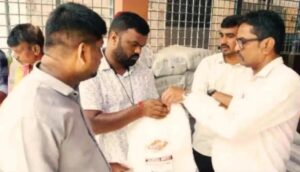 ಗಾಂಧಿ ಬಜಾರ್ ನಲ್ಲಿ ಪಾಲಿಕೆ ಅಧಿಕಾರಿಗಳು ದಾಳಿ-20ಸಾವಿರ ದಂಡ…