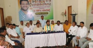 ಶಿವಮೊಗ್ಗ ಜಿಲ್ಲಾ ಕಾಂಗ್ರೆಸ್ ನಲ್ಲಿ ಯಾವುದೇ ಬಣಗಳಿಲ್ಲ-ಎಲ್ಲರನ್ನೂ ಪ್ರೀತಿ ವಿಶ್ವಾಸದಿಂದ ಗೆಲ್ಲುತ್ತೇನೆ-ನೂತನ ಅಧ್ಯಕ್ಷ ಹೆಚ್‌.ಸಿ.ಯೋಗೇಶ್…