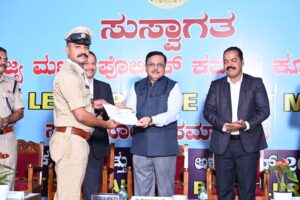 ಫಿಂಗರ್ ಪ್ರಿಂಟ್ ಪರೀಕ್ಷೆಯಲ್ಲಿ ರಾಜ್ಯಕ್ಕೆ 3ನೇ ಸ್ಥಾನ ಪಡೆದ ಶಿವಮೊಗ್ಗದ ತುಂಗಾನಗರ ಠಾಣೆಯ PSI ರಘುವೀರ್…