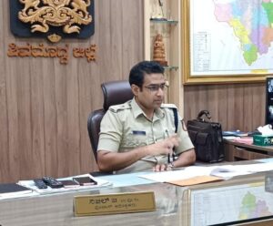 ಮಹಿಳಾ ಮತ್ತು ಮಕ್ಕಳ ರಕ್ಷಣೆಗೆ ಶ್ರಮಿಸುತ್ತಿರುವ ‘ಅಕ್ಕ ಪಡೆ’ಯ ತ್ರೈಮಾಸಿಕ ಸಾಧನೆಗೆ ಮೆಚ್ಚುಗೆ’ ಅಕ್ಕಪಡೆ’ತಾಲ್ಲೂಕುಗಳಿಗೆ ಭೇಟಿ ನೀಡಿ ಅರಿವು ಮೂಡಿಸಬೇಕು-ನಿಖಿಲ್ ಬಿ…