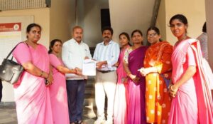 ವಾಲ್ಮೀಕಿ ಭವನಕ್ಕೆ ₹೫ ಕೋಟಿ ಅನುದಾನ, ಅಲೆಮಾರಿಗಳಿಗೆ ವಸತಿ ಹಾಗೂ ದಿ. ಚಂದ್ರಶೇಖರನ್ ಕುಟುಂಬಕ್ಕೆ ಪಿ.ಎಫ್ ಹಣ ಬಿಡುಗಡೆಗೆ ಸಚಿವರಲ್ಲಿ ಶಾಸಕ ಎಸ್.ಎನ್. ಚನ್ನಬಸಪ್ಪ ಆಗ್ರಹ…